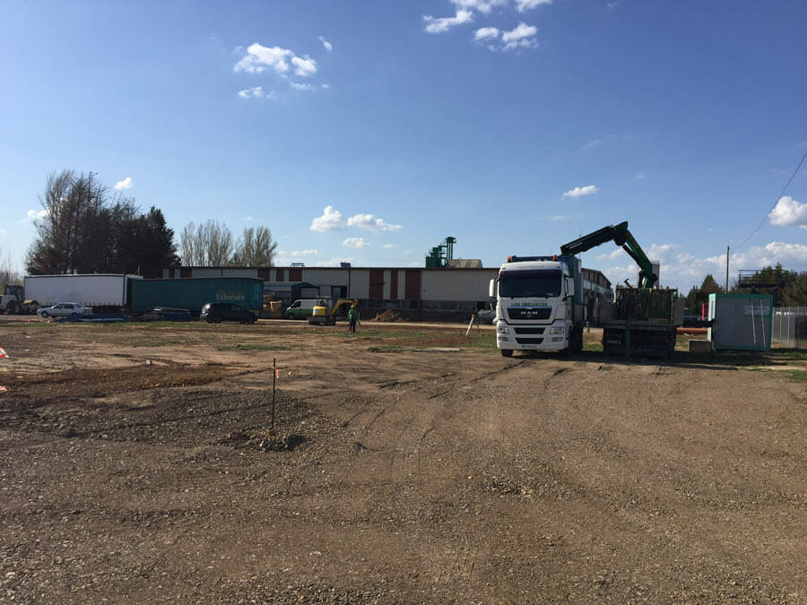 Implantación de obra antes de inicio construcción nave industrial