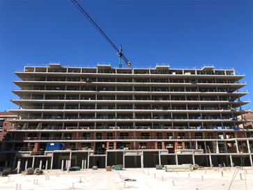 Edificio de 9 plantas en construcción